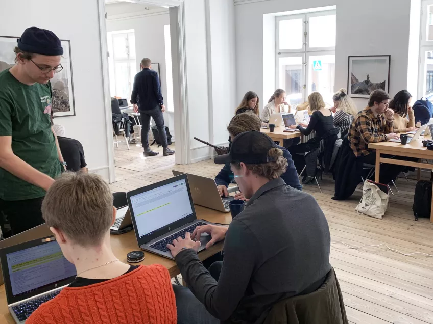 Journaliststudenter på pop-up-redaktionen i Malmö